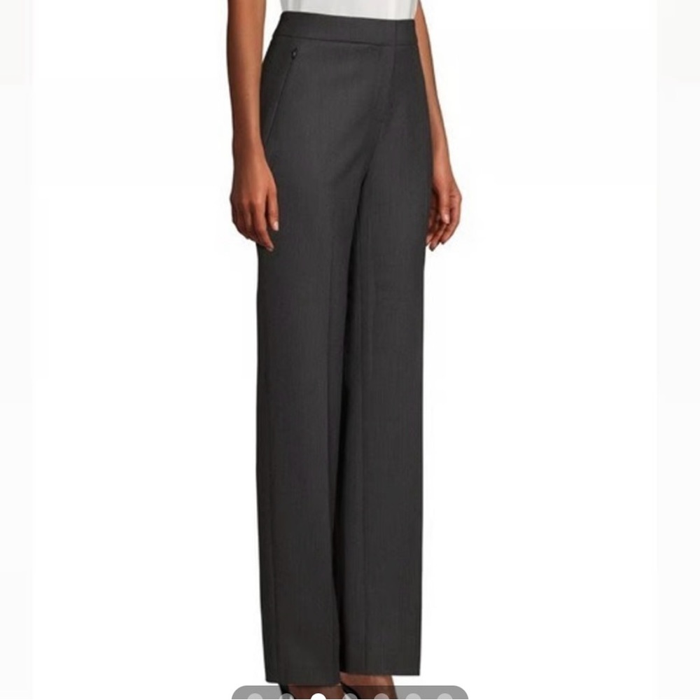 Joans, New York women’s size 14 stretch front button and zip‎ pants
